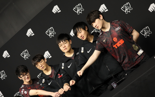 以及他们对 以及他们对