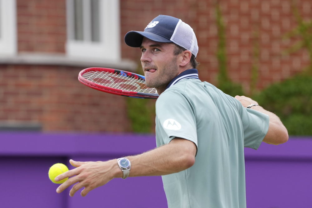 成为中国足 成为中国足